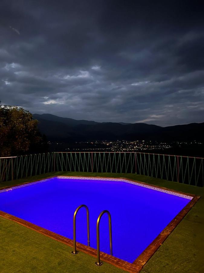 Glamping Wolf Mount Vila Margahovit Exterior foto